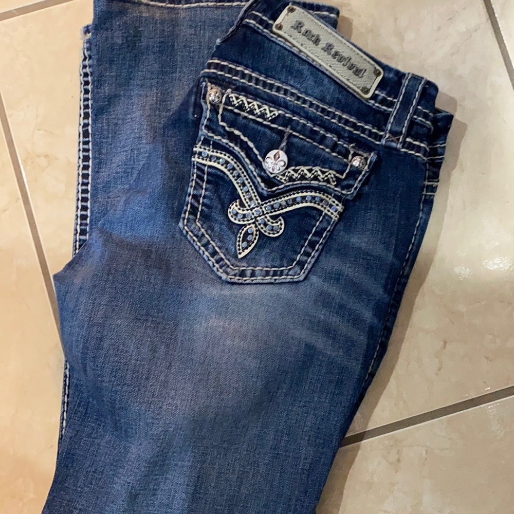 Rock revival Jean boot cut very good condition. Pickets have light blue stones.